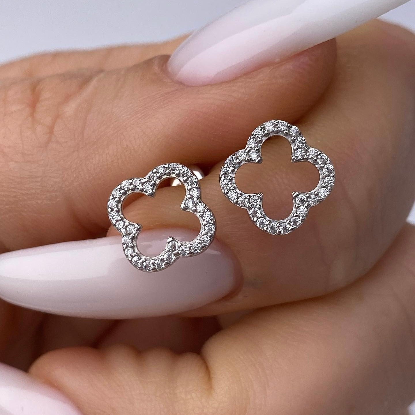 Срібні сережки з фіанітами/пусети/срібло 925пр./20647