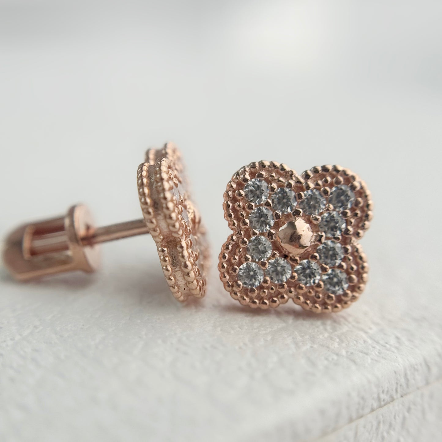 Срібні позолочені сережки-квітки | Gold Plated Silver Flower Stud Earrings |1086