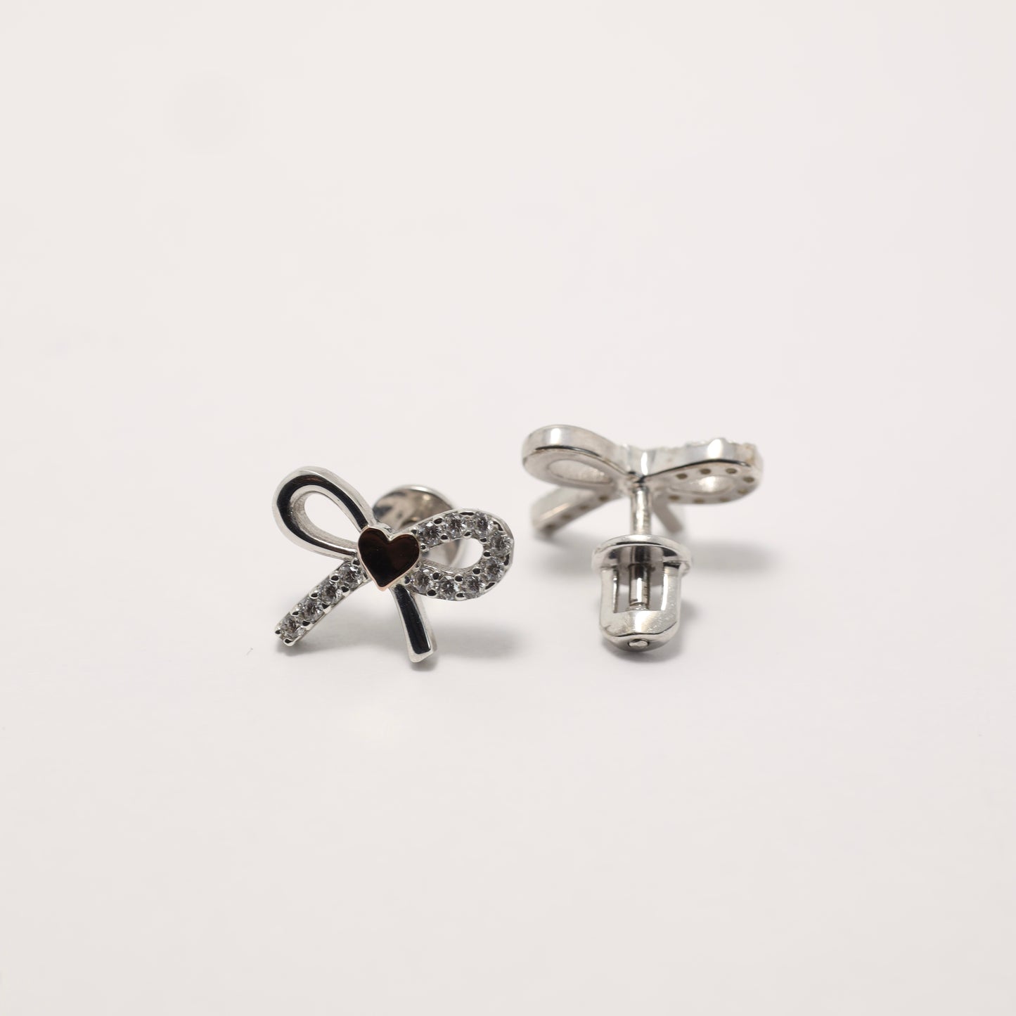 Heart Stud Earrings with Gold Accent & Cubic Zirconia | Срібні сережки-сердечка із золотим акцентом та фіанітами|573