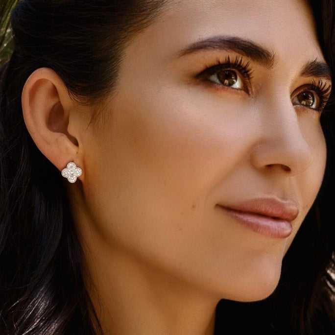 Срібні сережки вкриті фіанітами/застібка на закрутці/срібло 925пр/20242