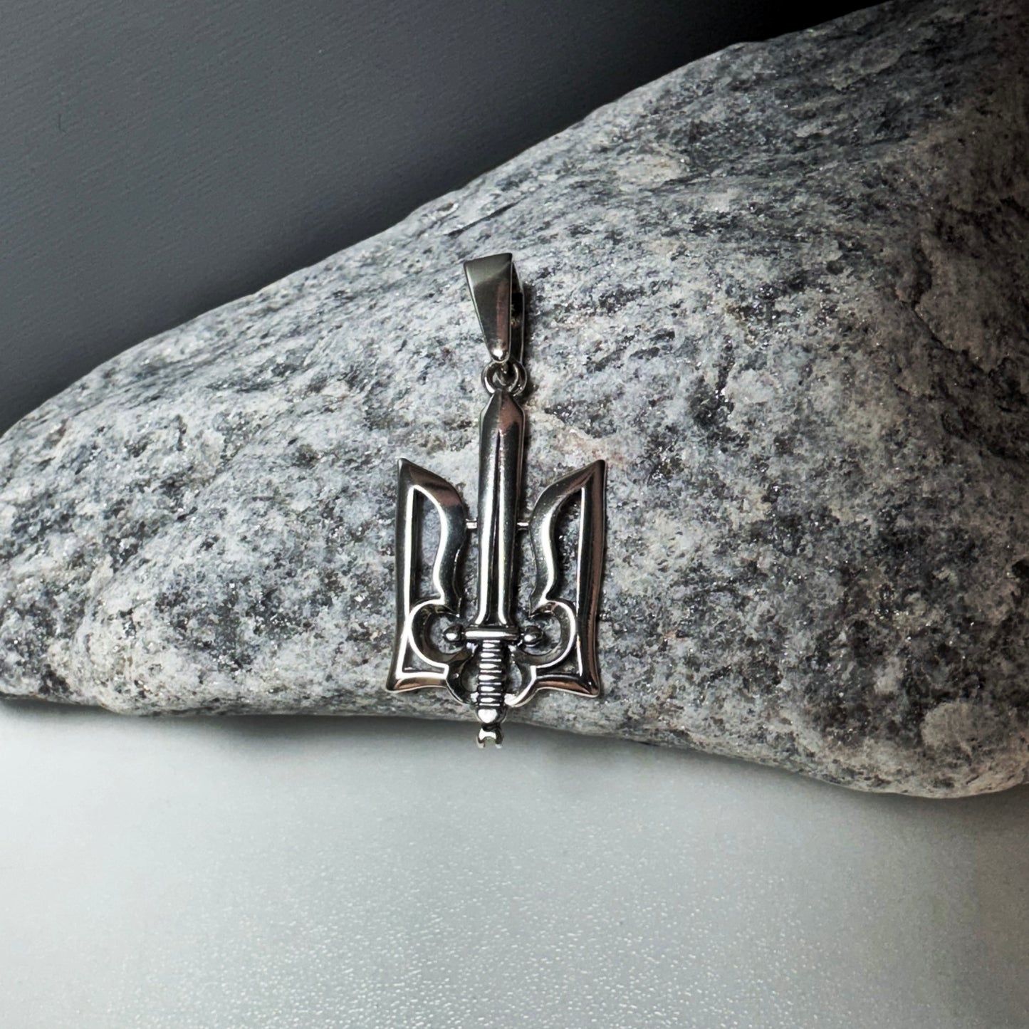 Срібний стилізований Тризуб / Sterling Silver Tryzub 925 — символ сили, честі та свободи | Ukrainian National Pendant