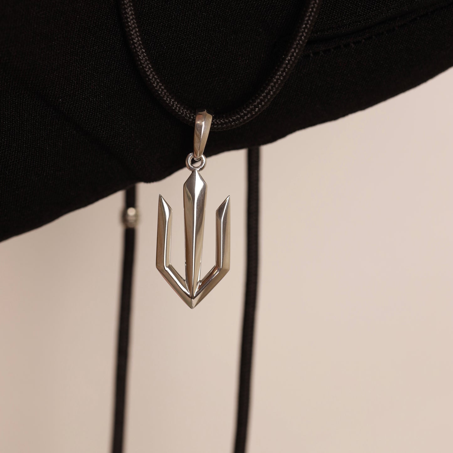 Срібний тризуб у сучасному виконанні 925 | Modern Silver Trident Pendant 925 | 7350