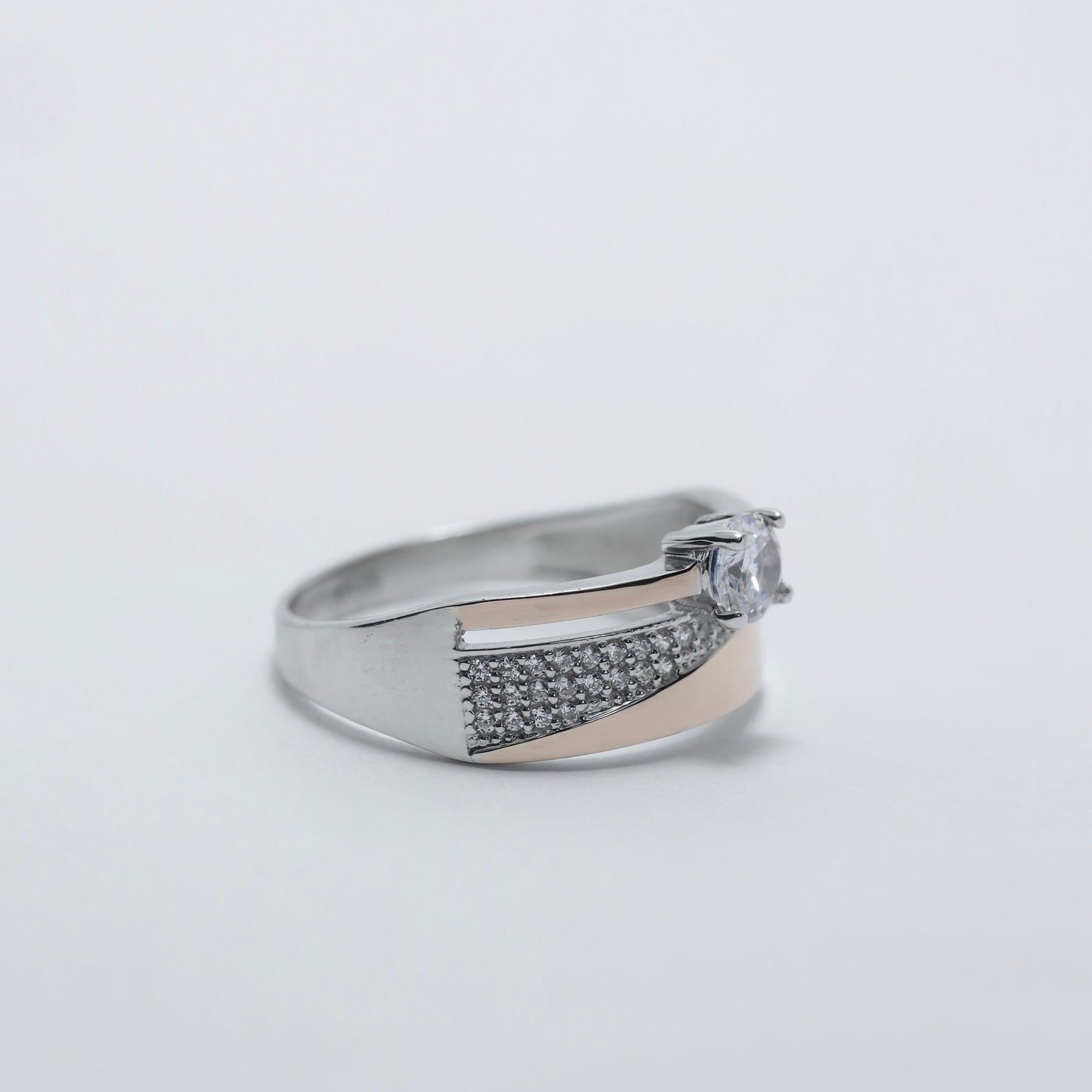 Silver Ring with 375 Gold Plate and Cubic Zirconia | Срібна каблучка із золотою пластинкою 375 проби та фіанітами |596