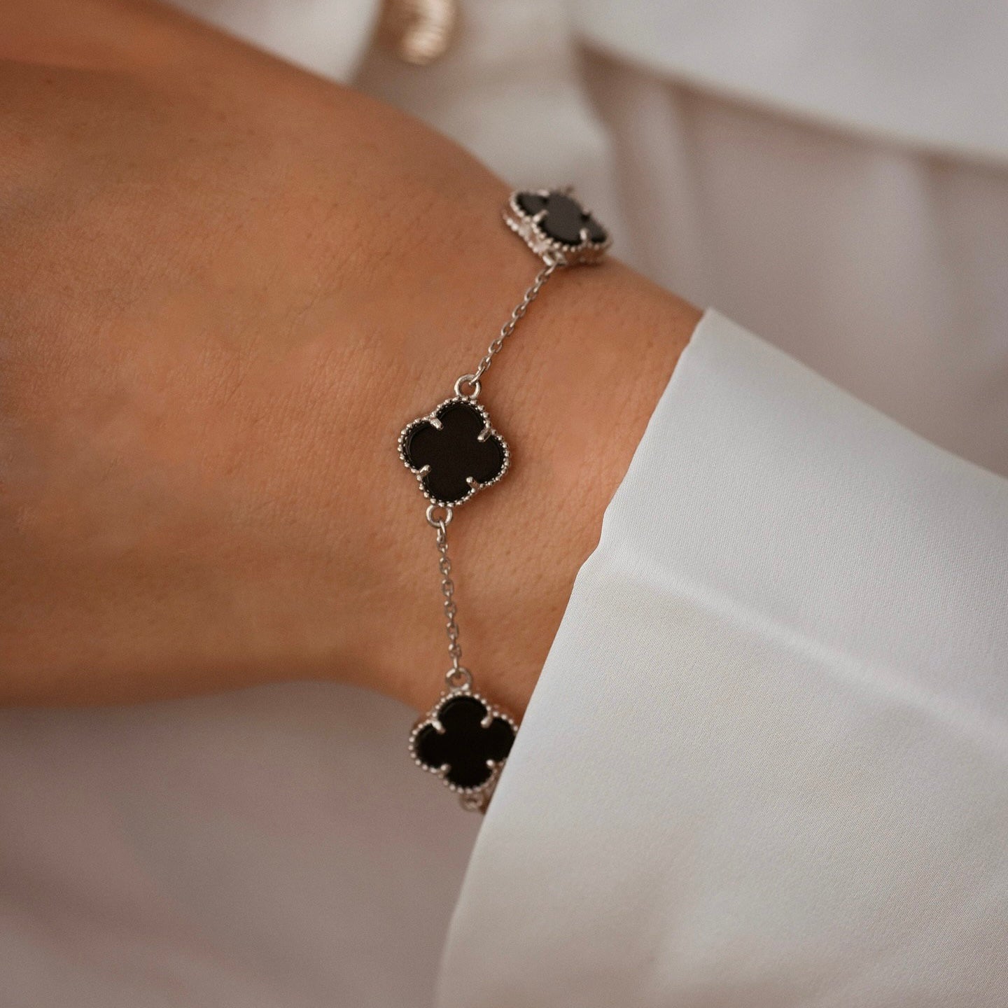 Срібний браслет/на 3 квіточки/срібло 925пр/338