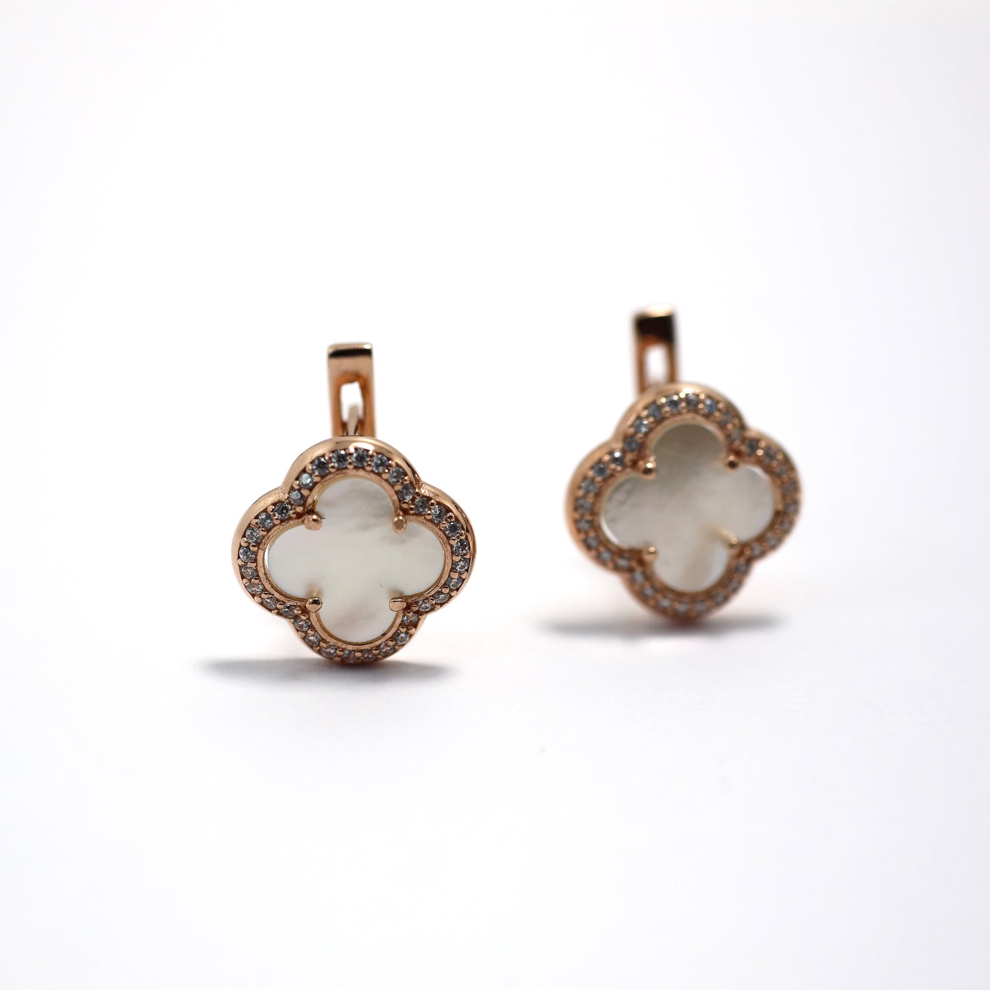 Срібні сережки з позолотою 585пр | перламутром і фіанітами | Gold-Plated Sterling Silver Earrings with Mother of Pearl 339