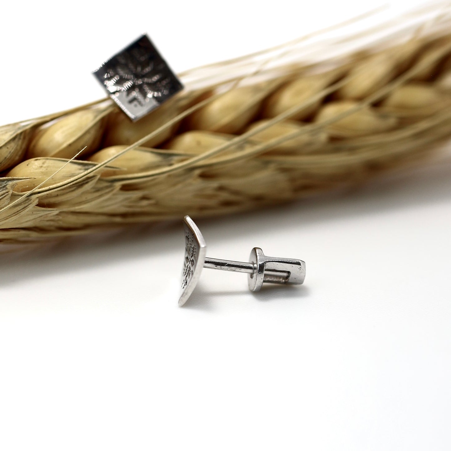 Срібні сережки-цвяшки з українським орнаментом вишиванкою | Silver 925 Stud Earrings with Ukrainian Ornament | 1236