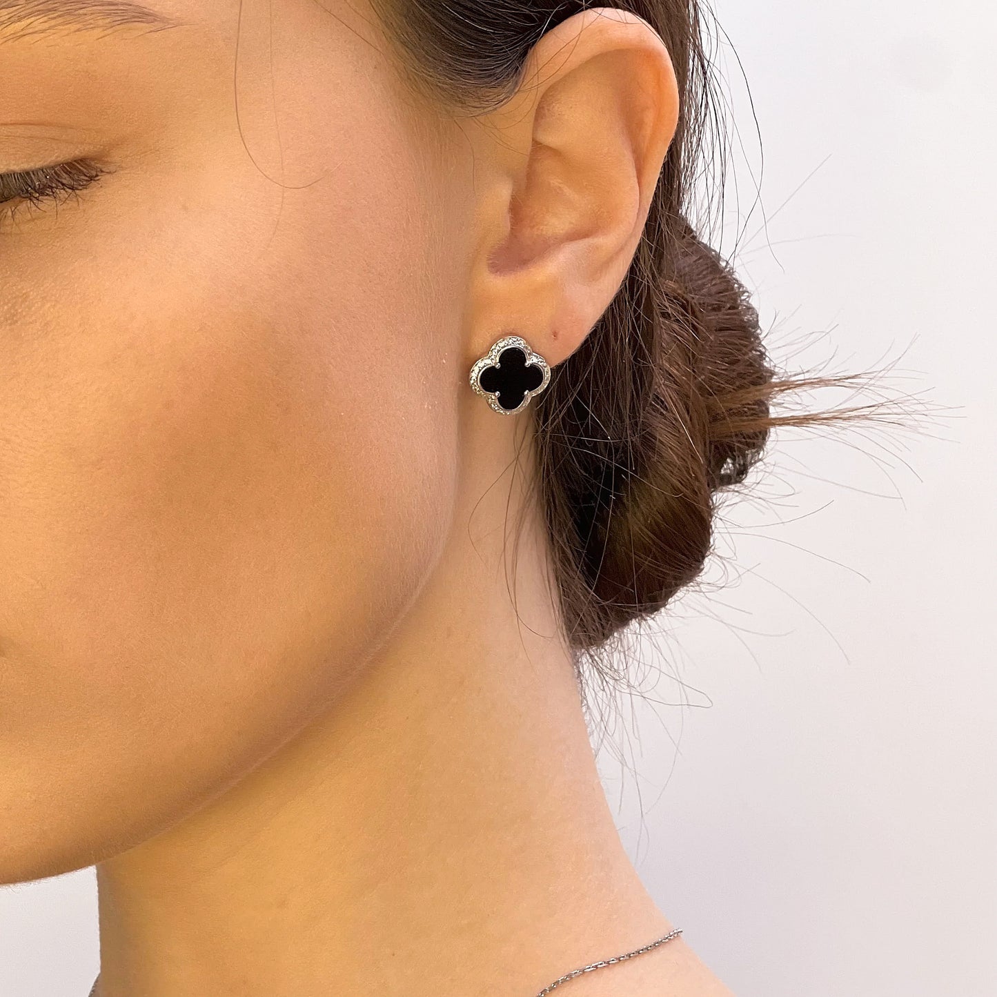 Срібні сережки з чорним оніксом та фіанітами/англійська застібка/срібло 925пр./339