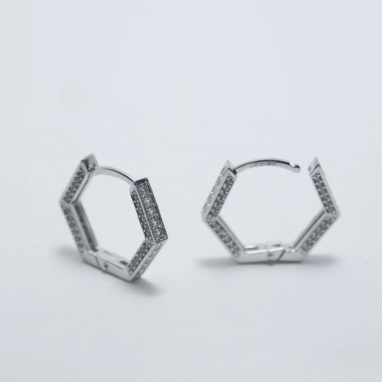 Silver Hoop Earrings with Stones Three-Sided Setting | Срібні сережки з вбудованими віанітами|576