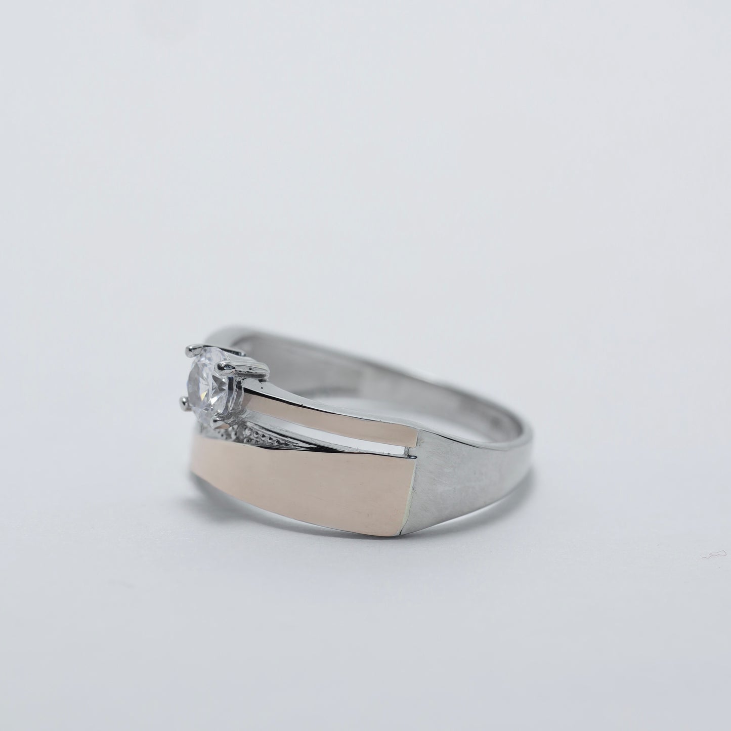 Silver Ring with 375 Gold Plate and Cubic Zirconia | Срібна каблучка із золотою пластинкою 375 проби та фіанітами |596