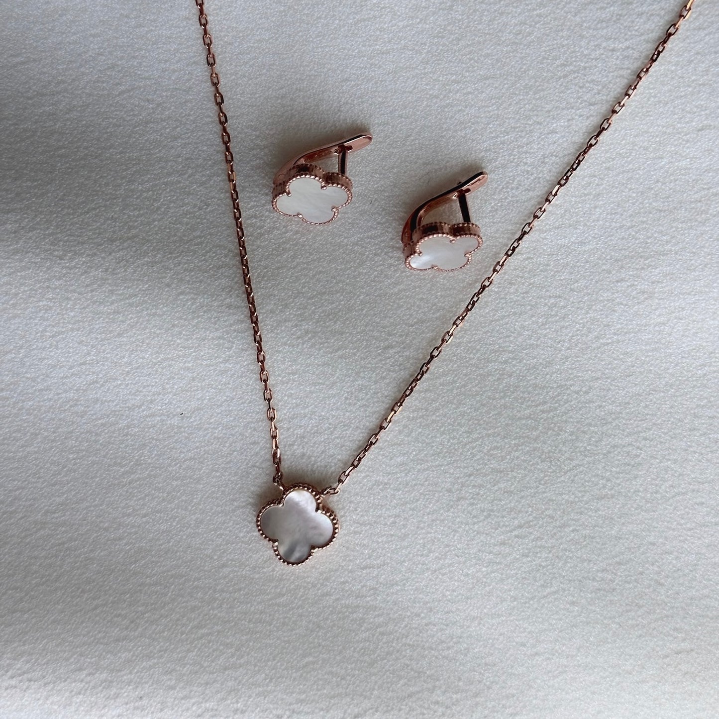 Позолочений комплект/сережки та кольє/перламутр/основа срібло 925пр/338