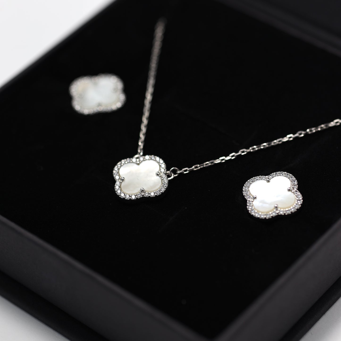 Срібний комплект прикрас/Перламутр/срібло 925пр/550