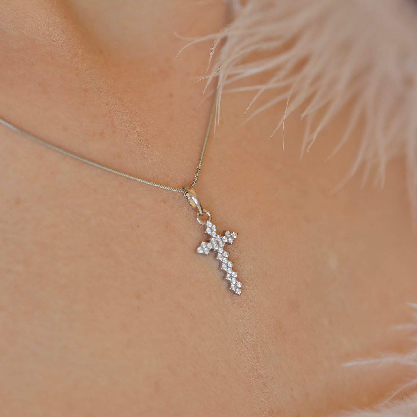 Срібний не великий хрестик з фіанітами/срібло 925пр/74465