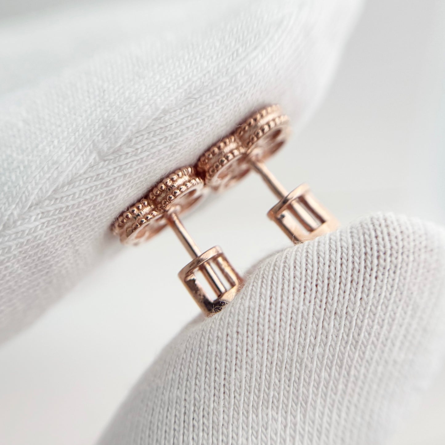 Сережки срібні з фіанітами покриті золотом 585 | Gold-plated 585 silver earrings with cubic zirconia | 1086