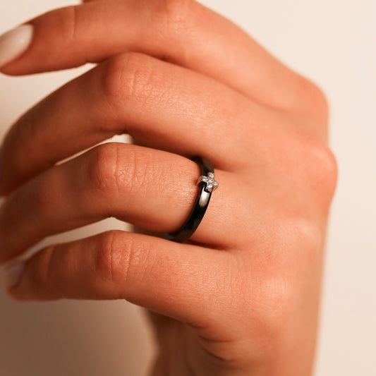 Каблучка керамічна/чорна/вставка срібло 925пр/