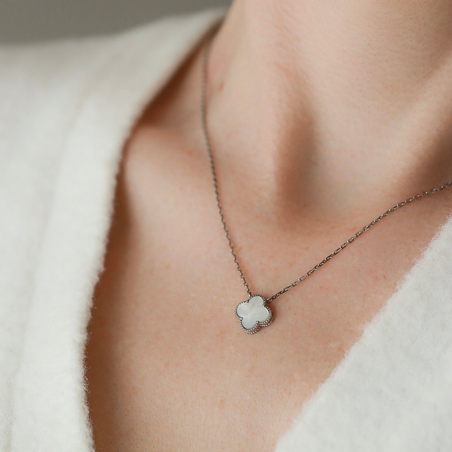 Срібний комплект прикрас/сережки та кольє/перламутр/срібло 925пр/338