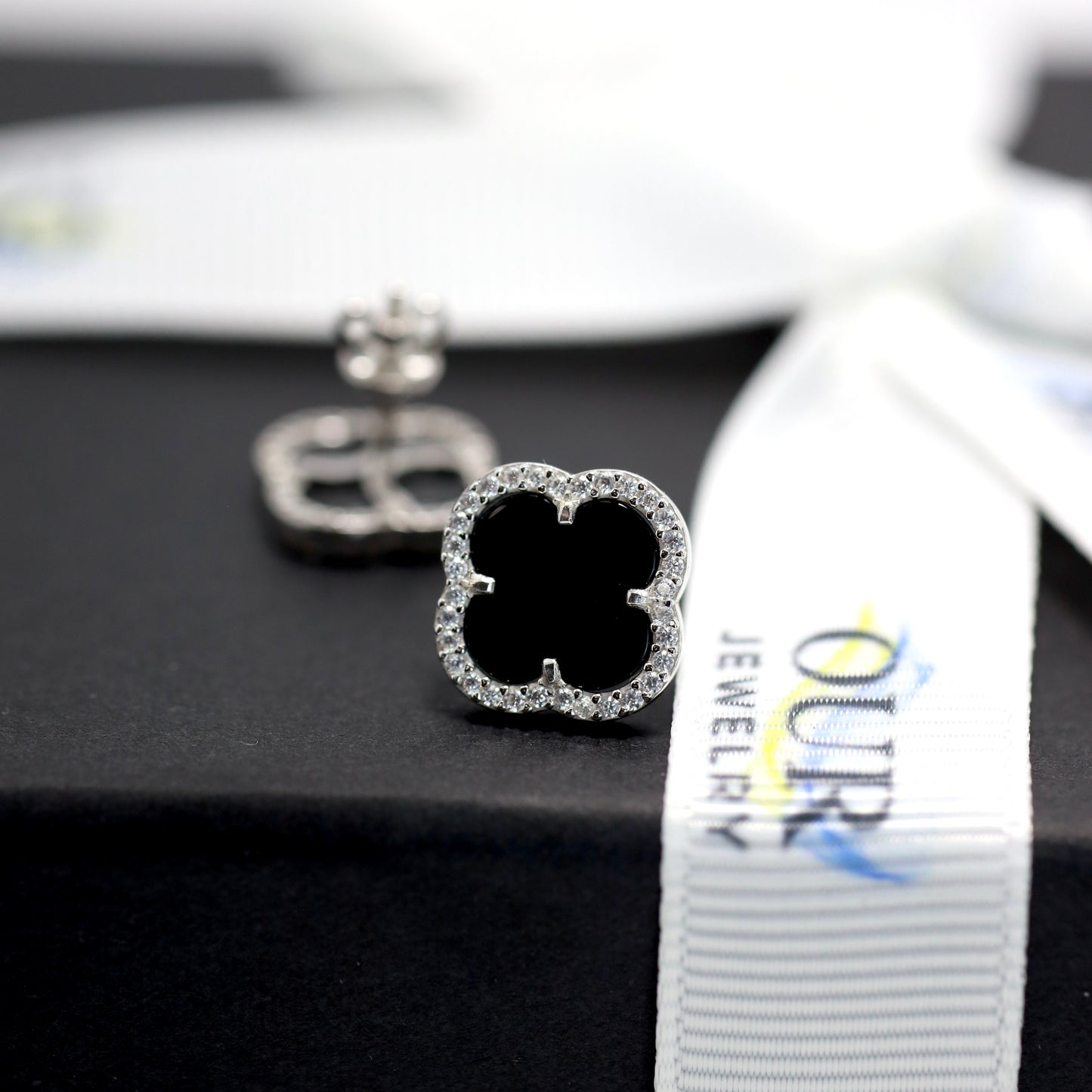 Срібні пусети з оніксом 925, застібка-закрутка | Silver Onyx Stud Earrings 925 | 20755/20354