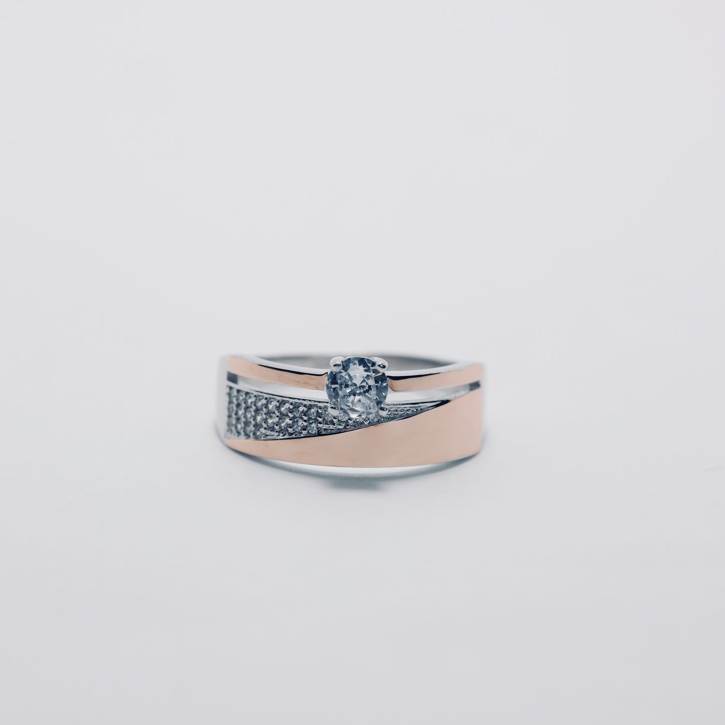 Silver Ring with 375 Gold Plate and Cubic Zirconia | Срібна каблучка із золотою пластинкою 375 проби та фіанітами |596