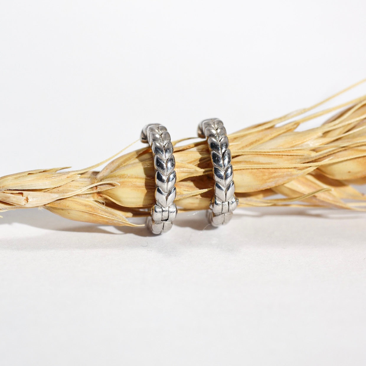 Мінімалістичні срібні сережки-кільця | Silver Huggie Hoops | 925 Silver | Колосок|20756
