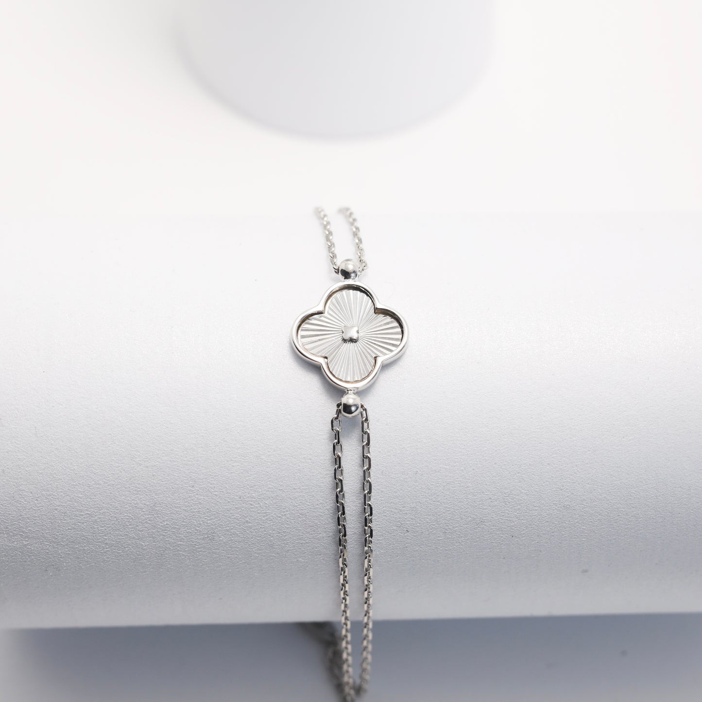 Radiant Engraved Clover Jewelry Set | 925 Sterling Silver Earrings & Bracelet — Срібний комплект  Конюшина з променистим гравіюванням сережки та браслет