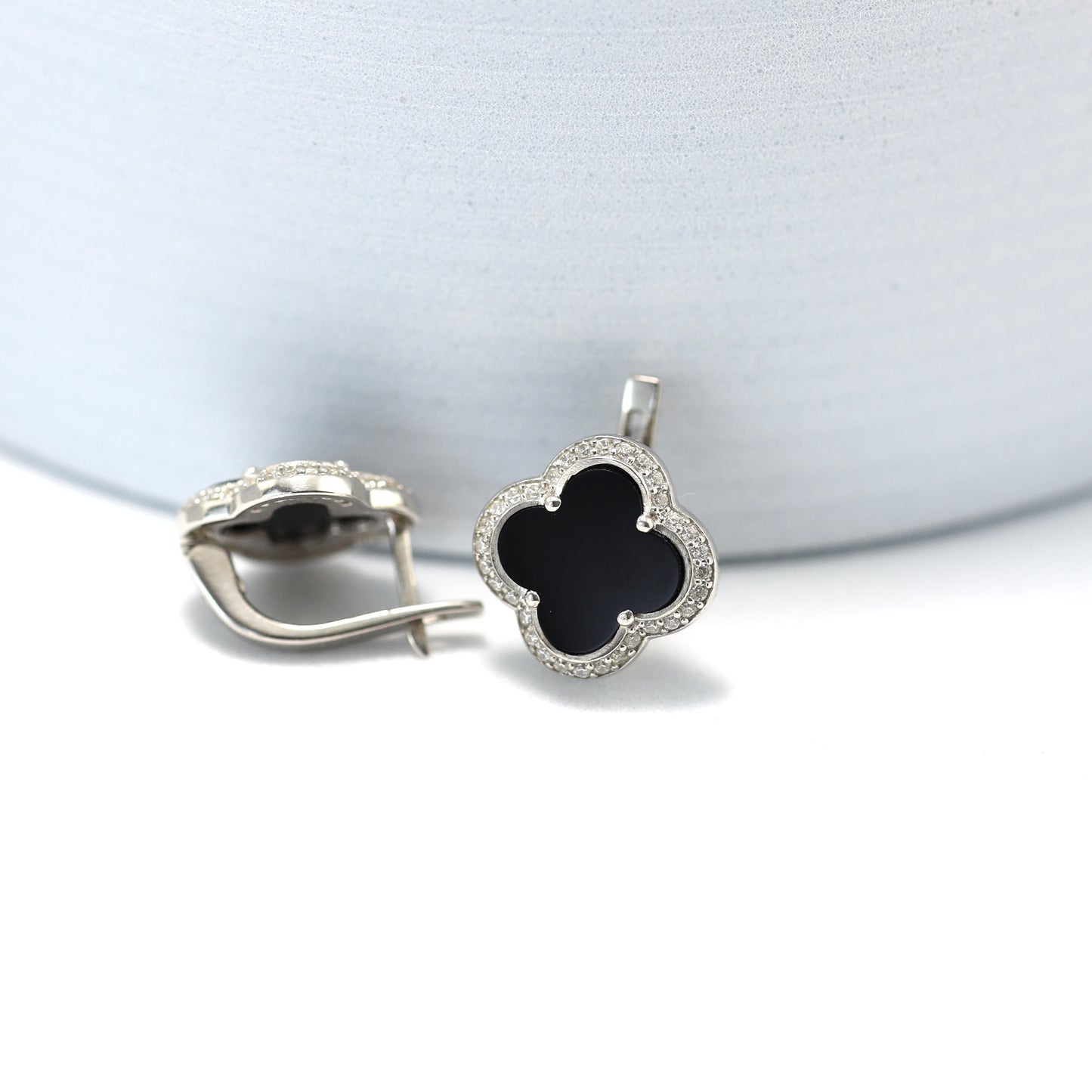 Срібні сережки з чорним оніксом та фіанітами/англійська застібка/срібло 925пр./339