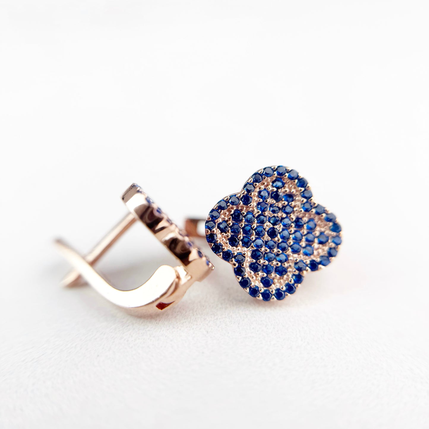 Blue Cubic Zirconia Clover Earrings | Gold-Plated 925 Sterling Silver Luxury Jewelry — Срібні сережки з позолотою 585 та синіми фіанітами|1204