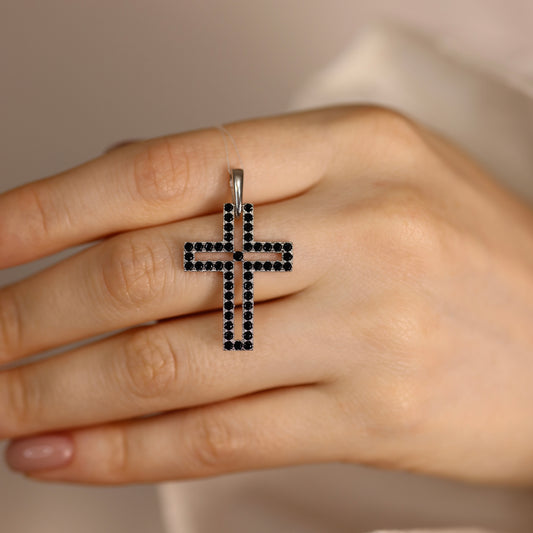 Срібний хрестик 925 з чорними фіанітами • 925 Sterling Silver Cross with Black Cubic Zirconia| 823
