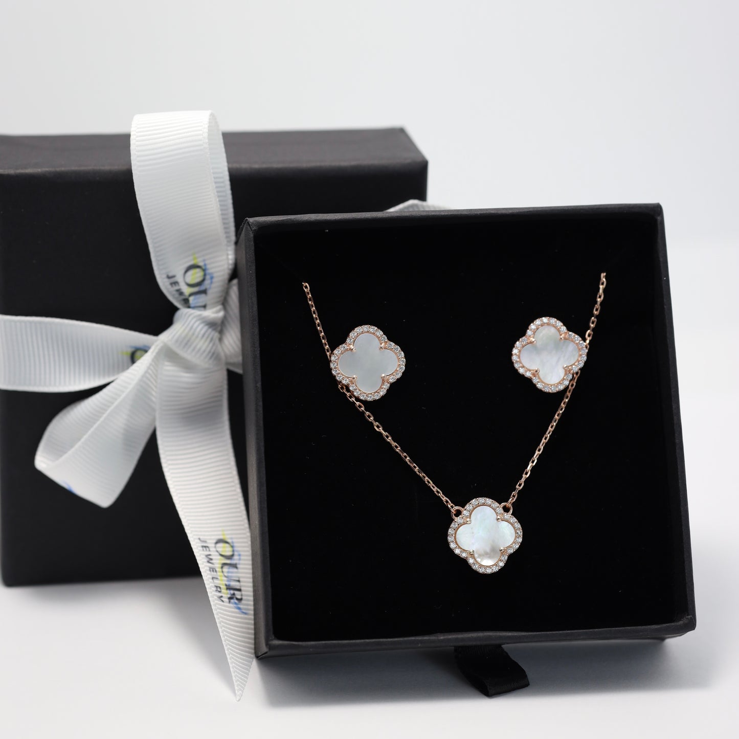 Срібні сережки з позолотою 585 та перламутром | 925 Sterling Silver Gold-Plated Earrings with Mother of Pearl & CZ|550