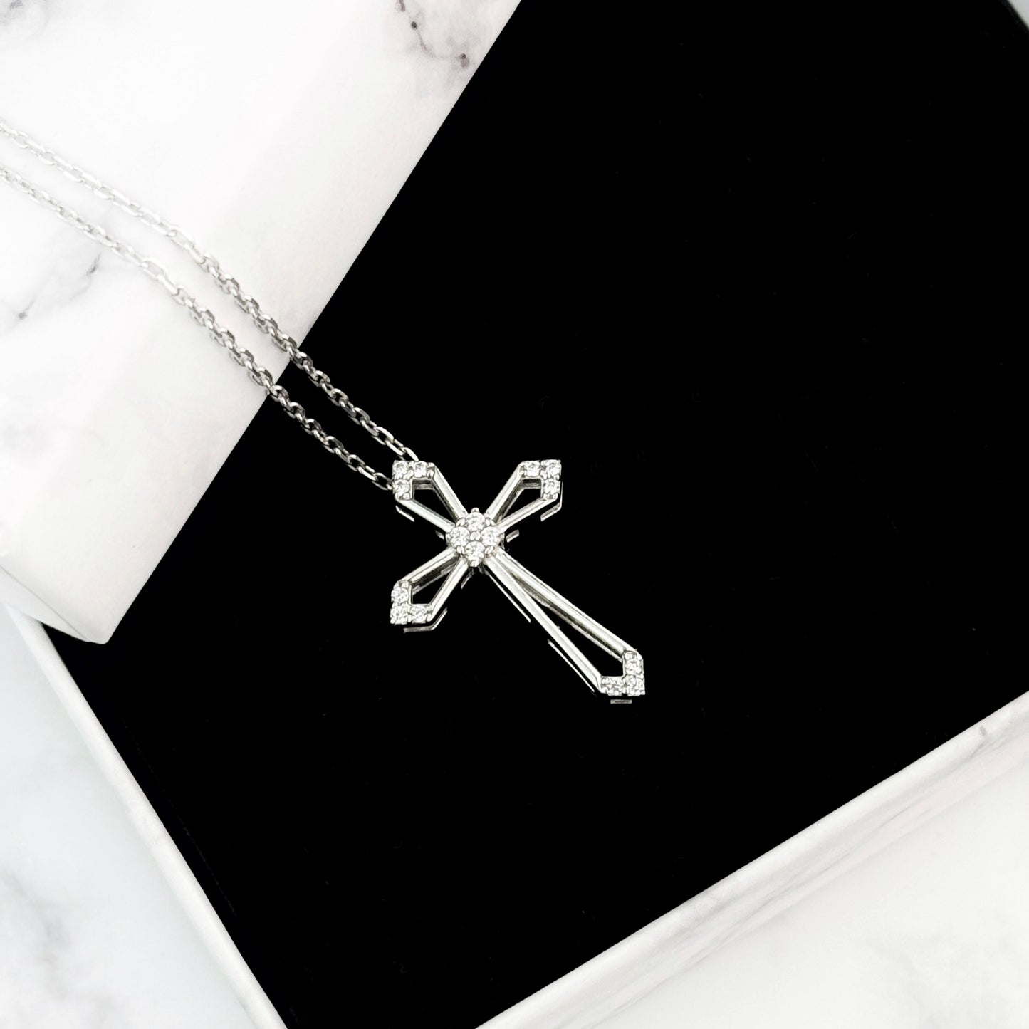 925 Sterling Silver Cross Necklace with Cubic Zirconia | Срібне кольє з хрестиком та фіанітами|6050