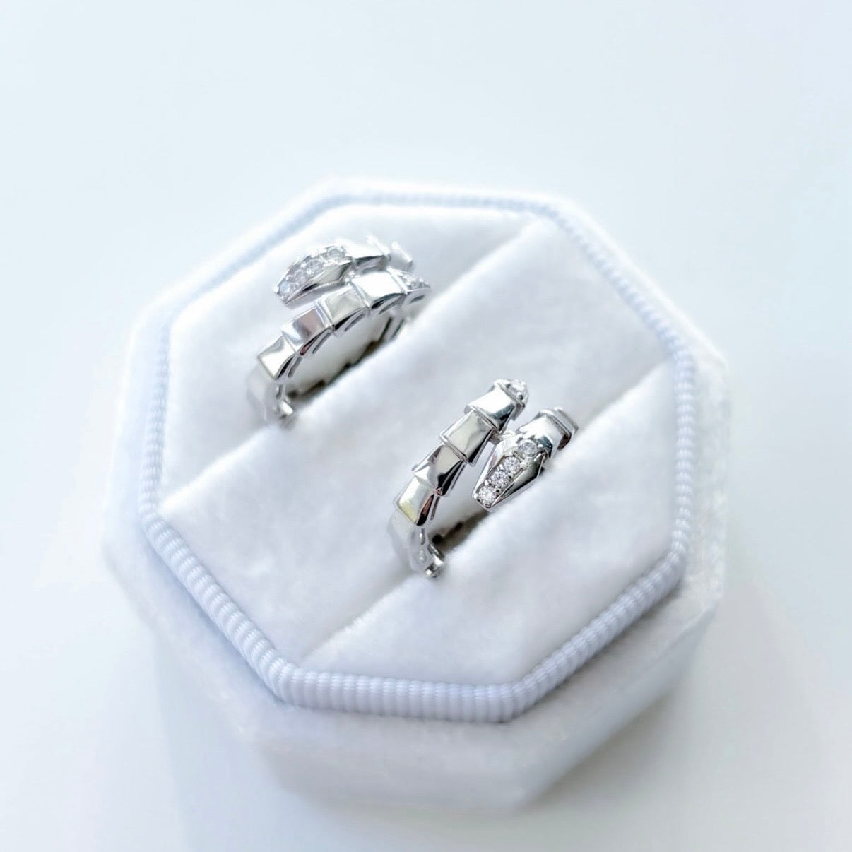 Sterling Silver Hoop Earrings with Zirconia | Срібні сережки Конго з цирконієм|529
