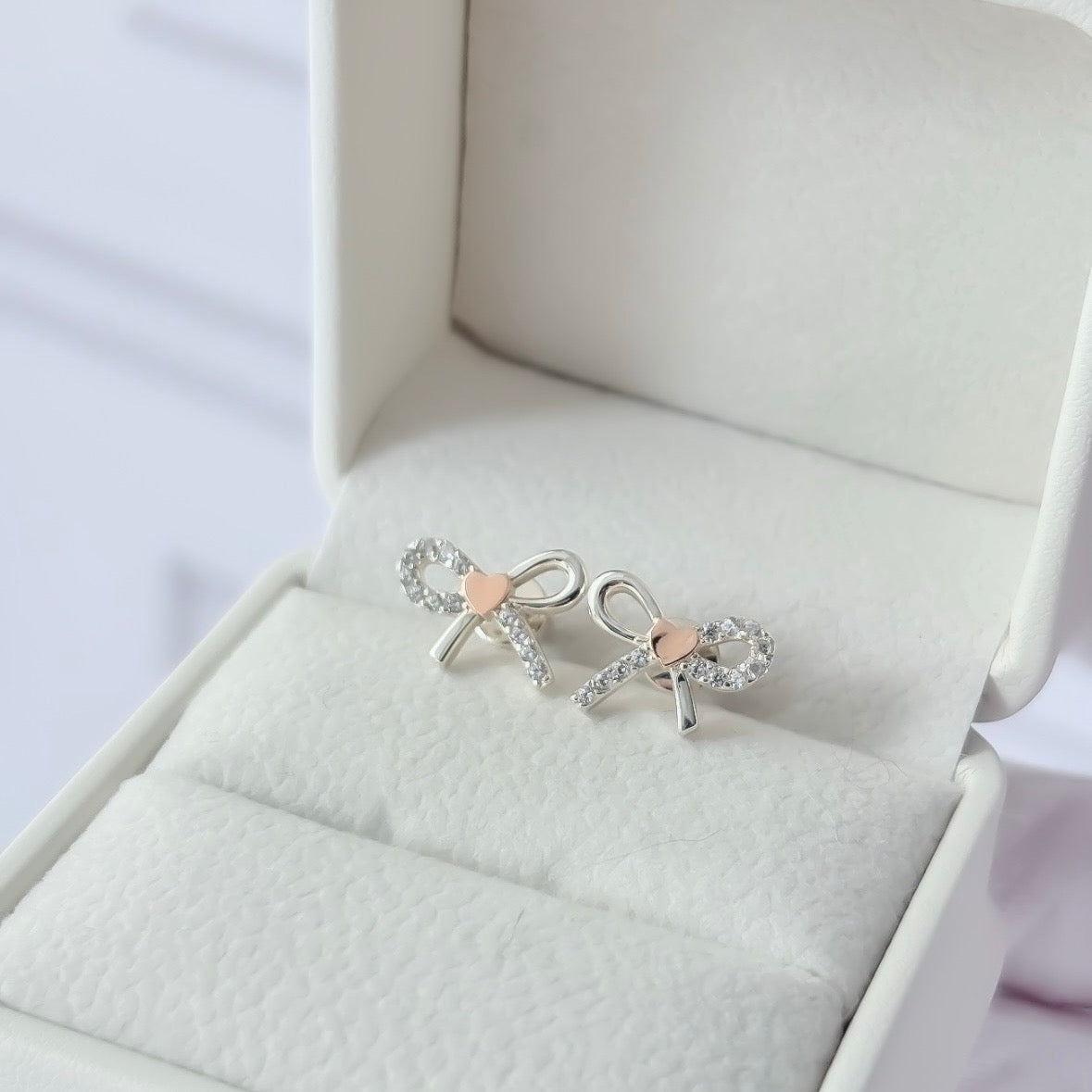 Heart Stud Earrings with Gold Accent & Cubic Zirconia | Срібні сережки-сердечка із золотим акцентом та фіанітами|573