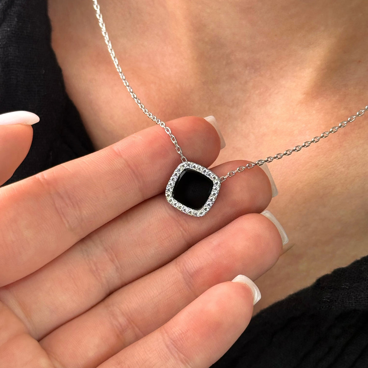 925 Sterling Silver Black Square Necklace| Срібне кольє з чорною квадратною вставкою та фіанітами|679