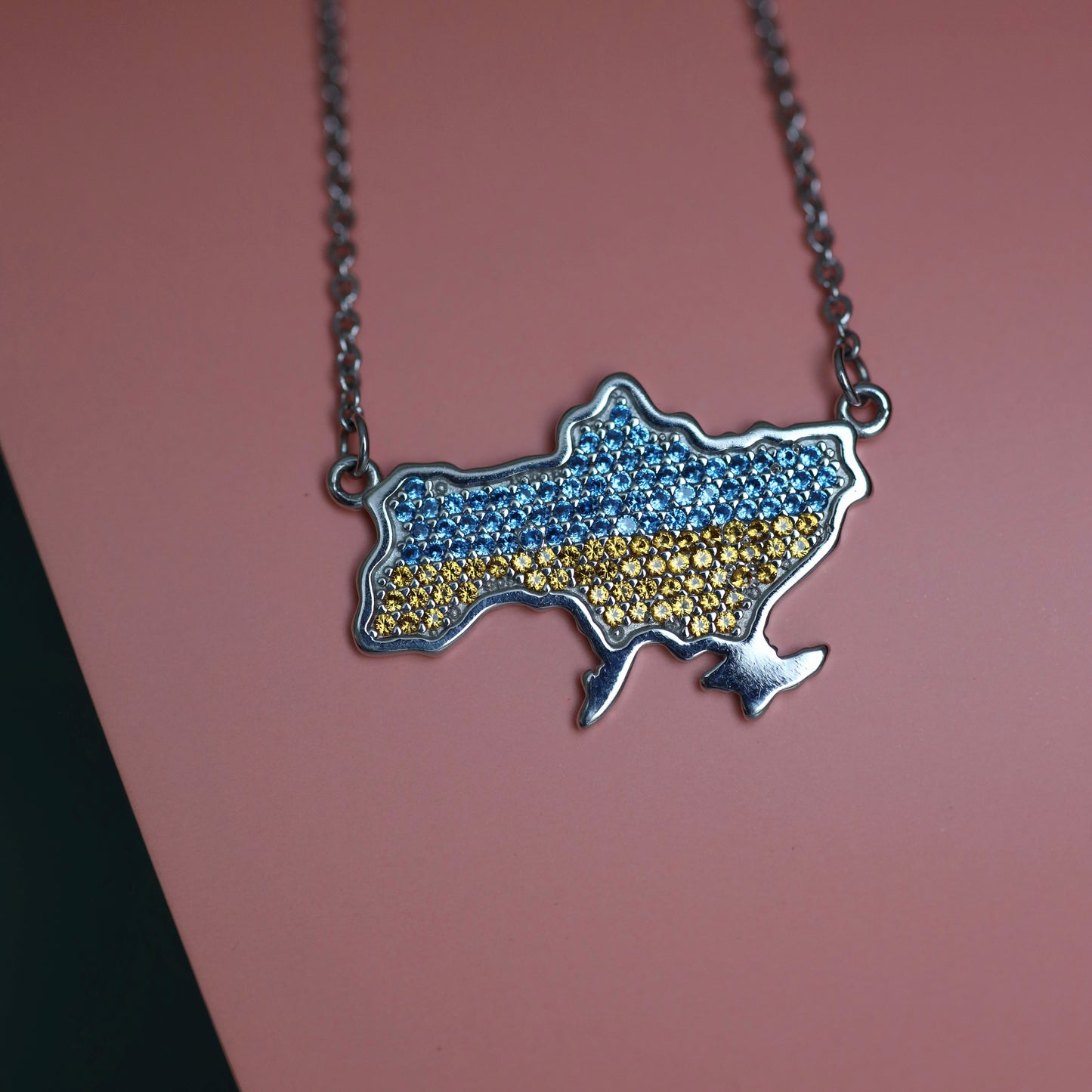 Срібне кольє вкрите фіанітами/Мапа України/срібло 925пр/6508