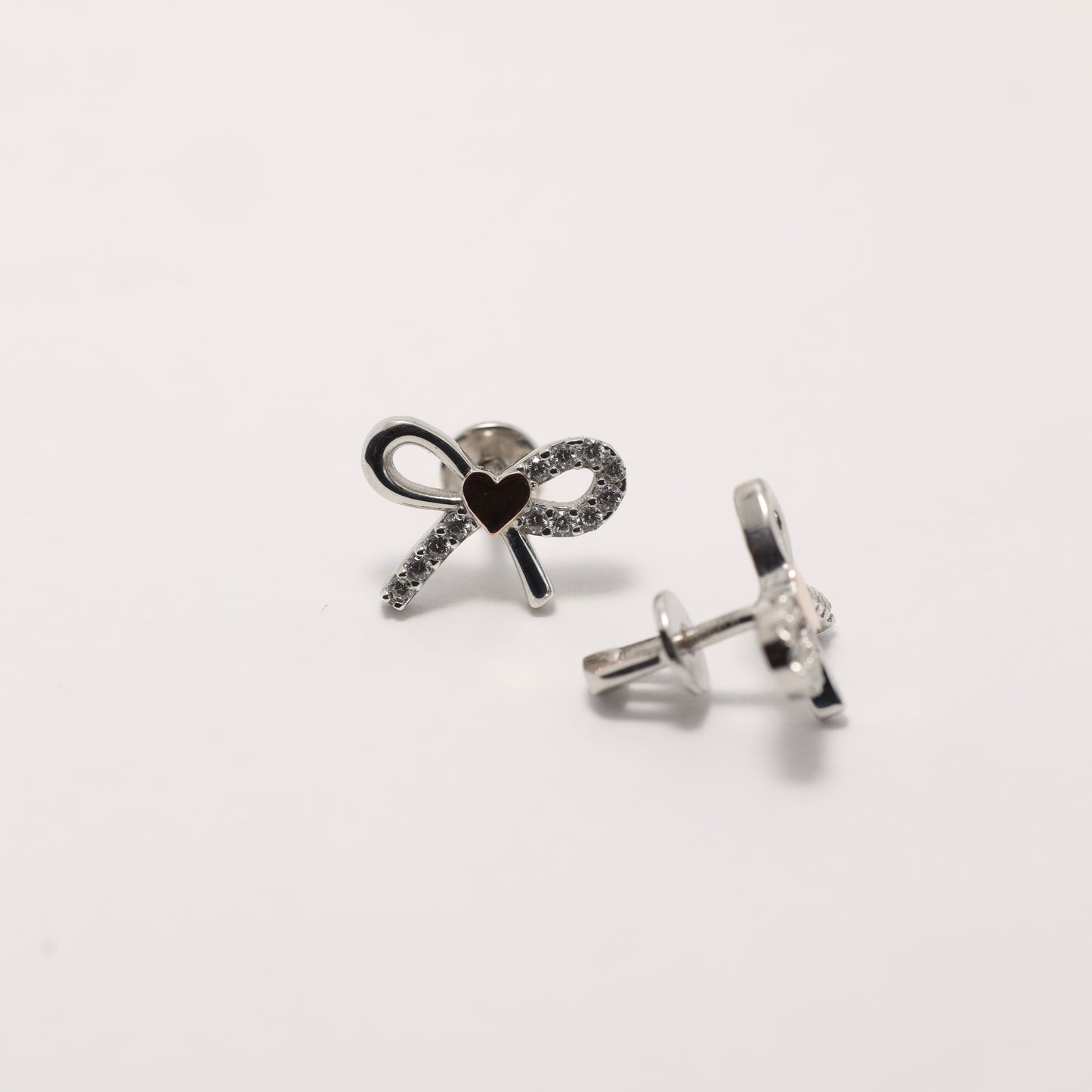 Heart Stud Earrings with Gold Accent & Cubic Zirconia | Срібні сережки-сердечка із золотим акцентом та фіанітами|573