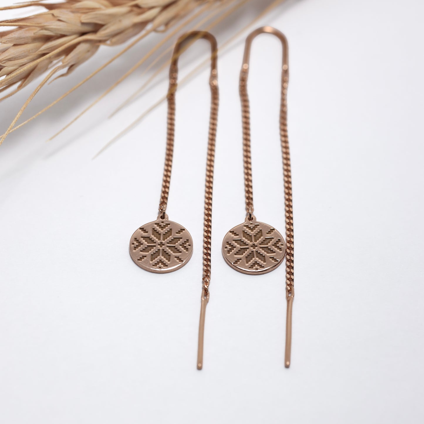 Сережки-протяжки срібні з орнаментом вишиванки покриті золотом | Gold-plated silver threader earrings with Ukrainian embroidery pattern | 1089