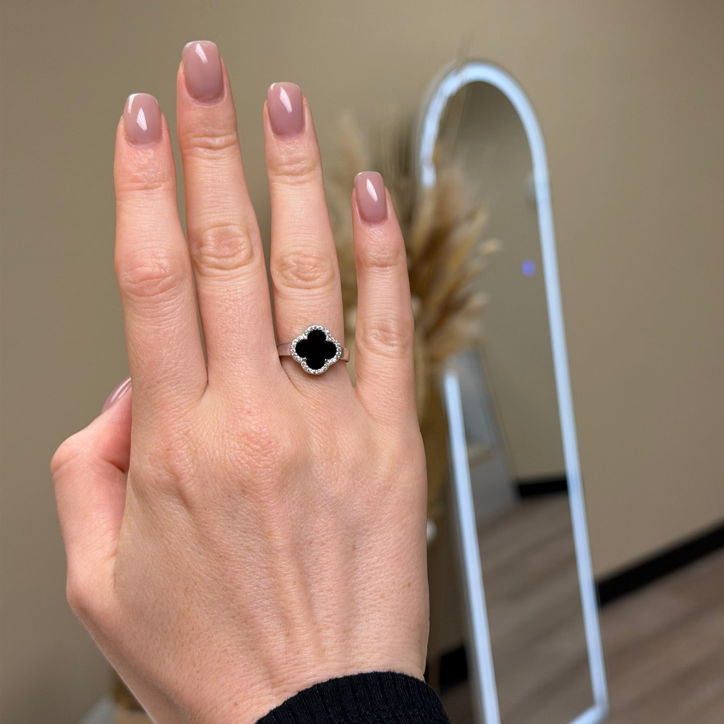 Silver Onyx Ring with Cubic Zirconia| Срібна каблучка-конюшина з оніксом і фіанітами|10354