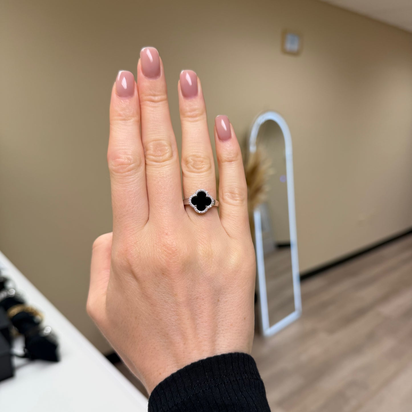 Silver Onyx Ring with Cubic Zirconia| Срібна каблучка-конюшина з оніксом і фіанітами|10354