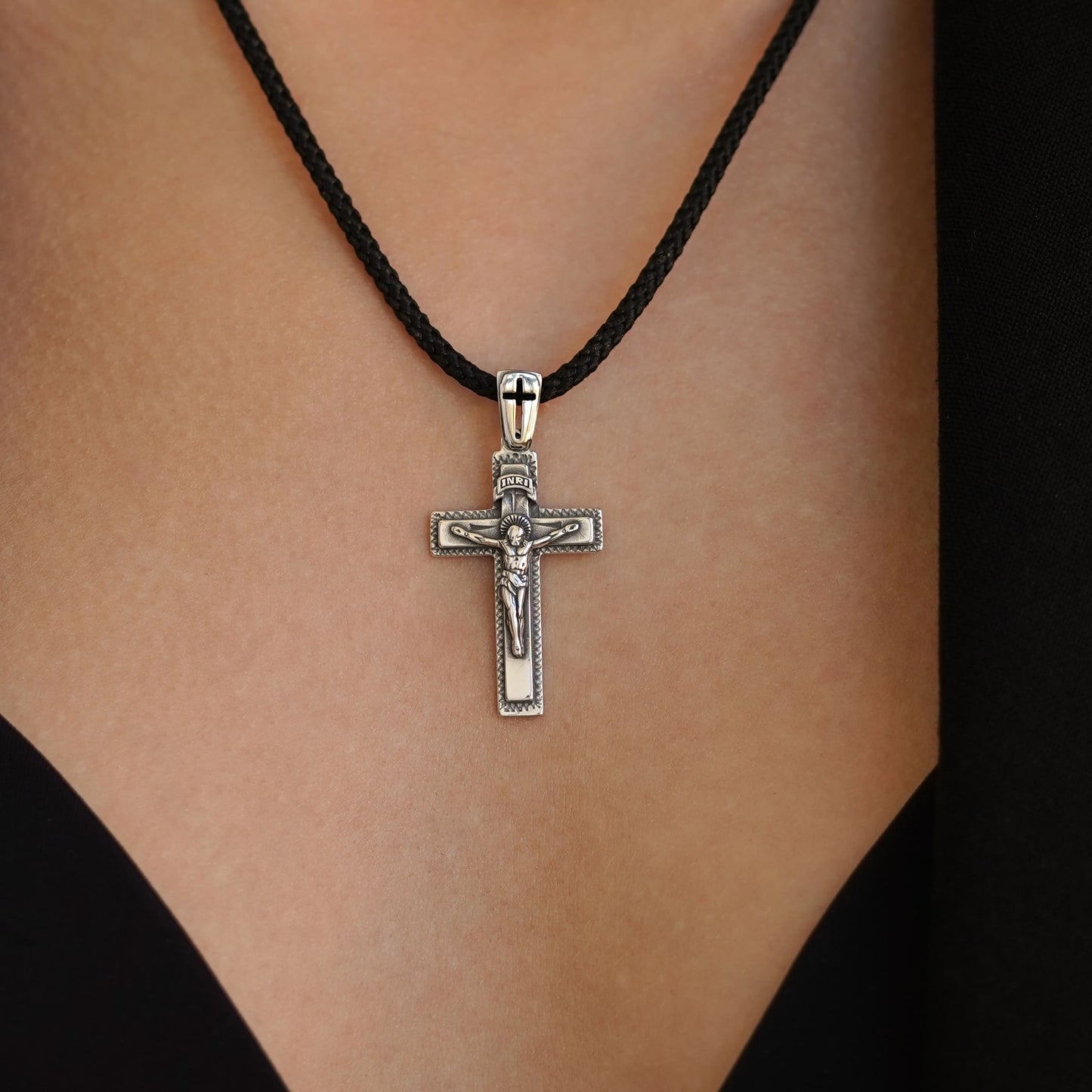 Silver Cross Pendant 925 | Срібний хрестик з різьбленим вушком | 5190
