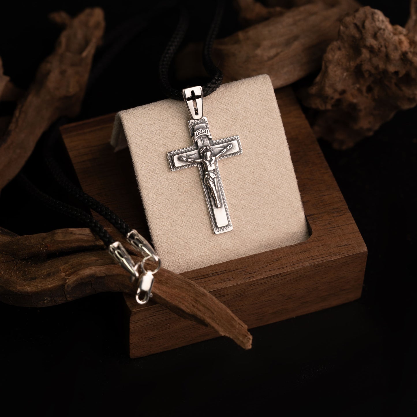 Silver Cross Pendant 925 | Срібний хрестик з різьбленим вушком | 5190